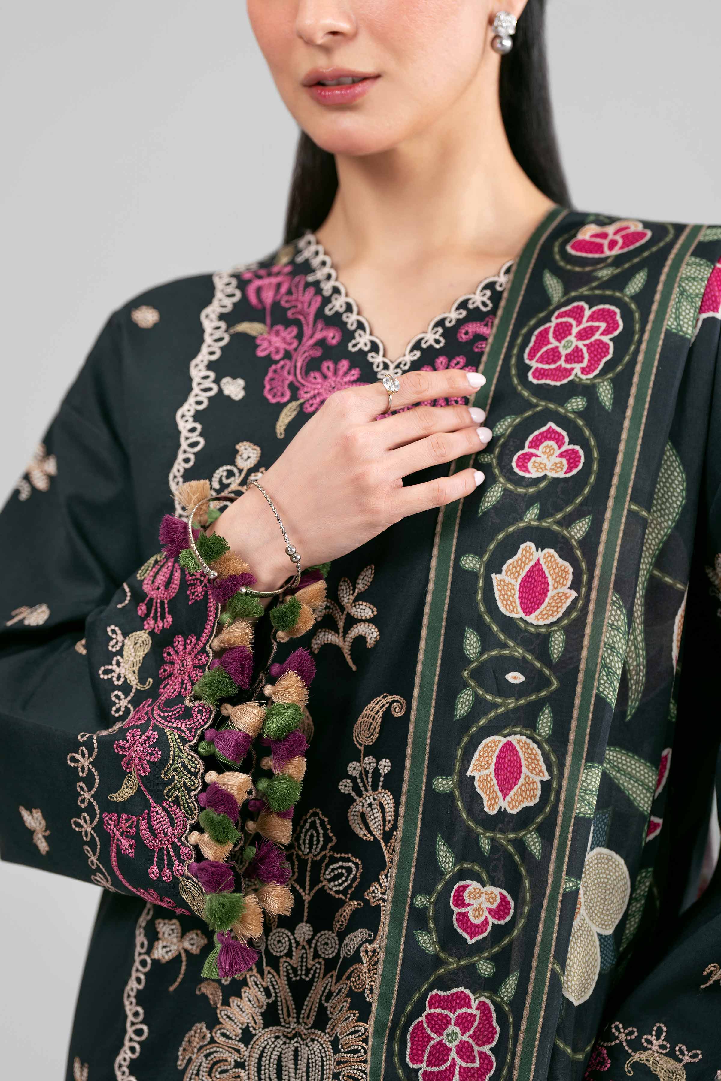 3 Piece - Digital Printed Embroidered Suit - 42601525 Black Lawn 3PC Embroidered Summer