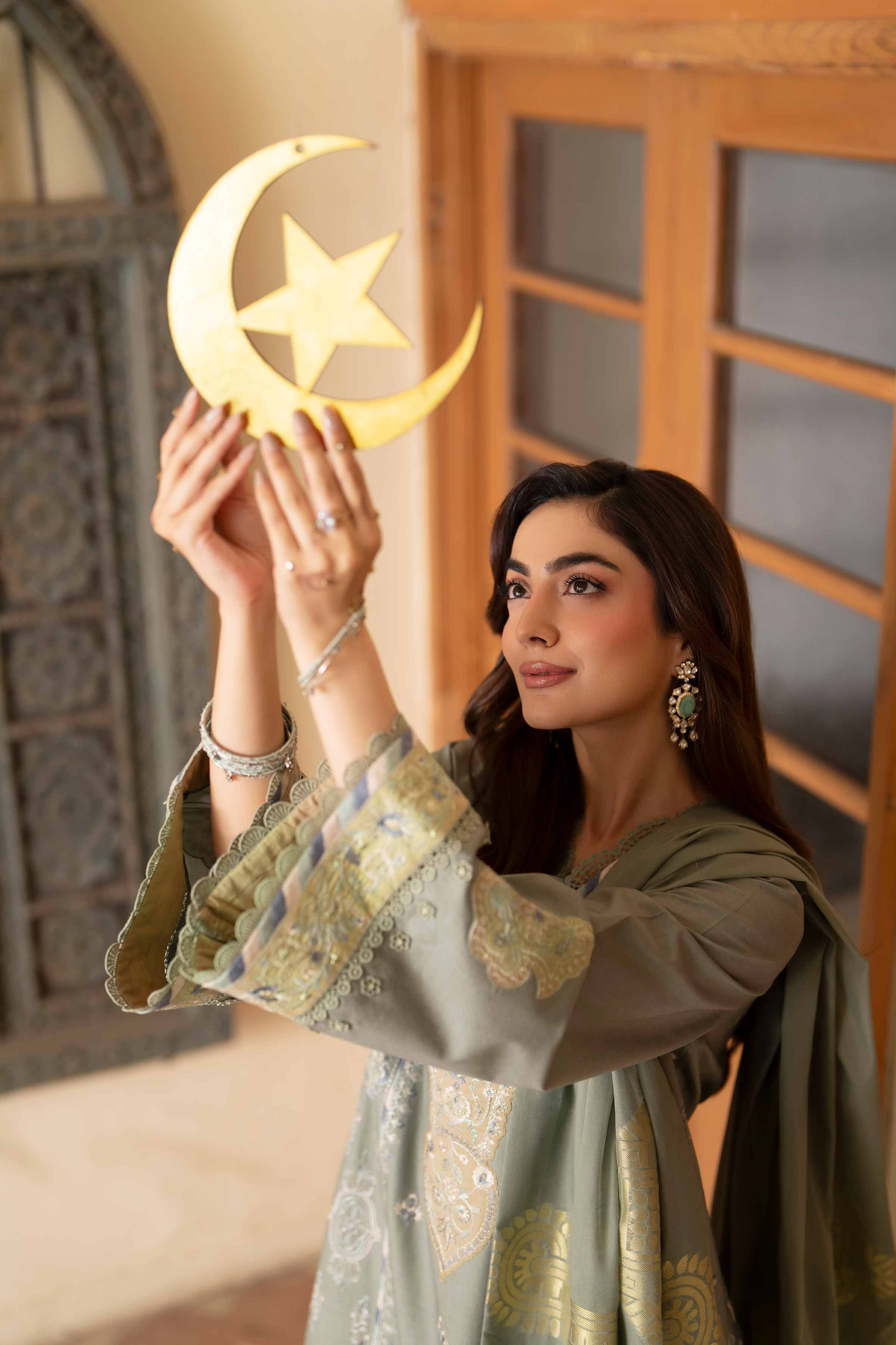 NISHAT UAE 3Pc Embroidered Unstitched Women Green Lawn Suit