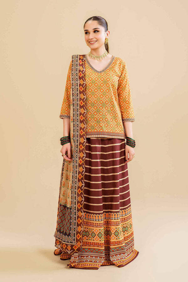 online Buy new collection Pakistani suits for ladies in UAE