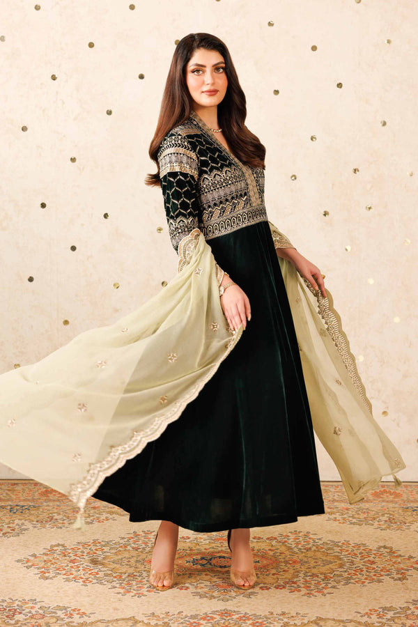 NISHATUAE - Green Embroidered Velvet 3-piece Ready to wear Suit
