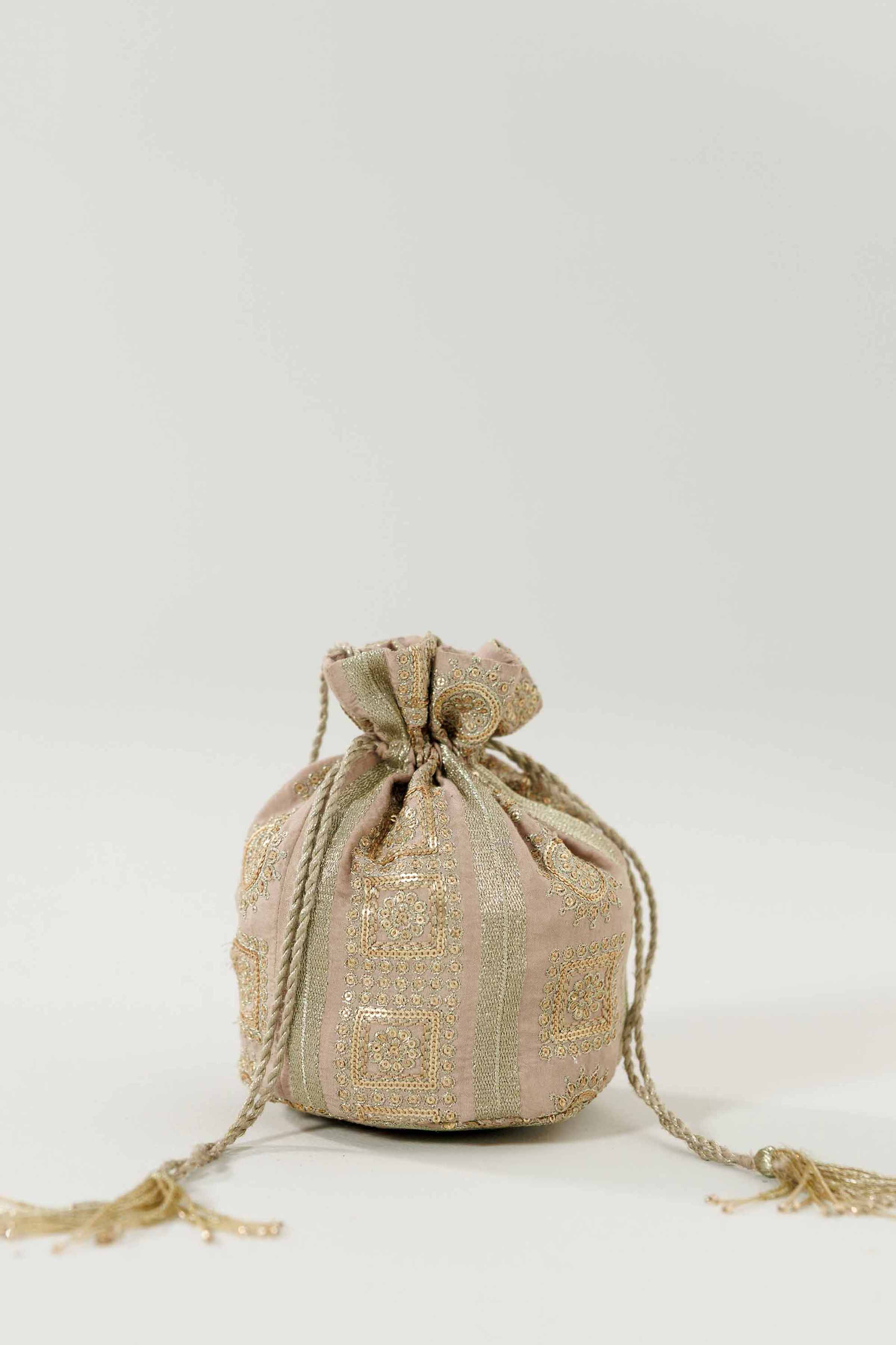 NISHATUAE - Skin Embroidered Silk Pouch