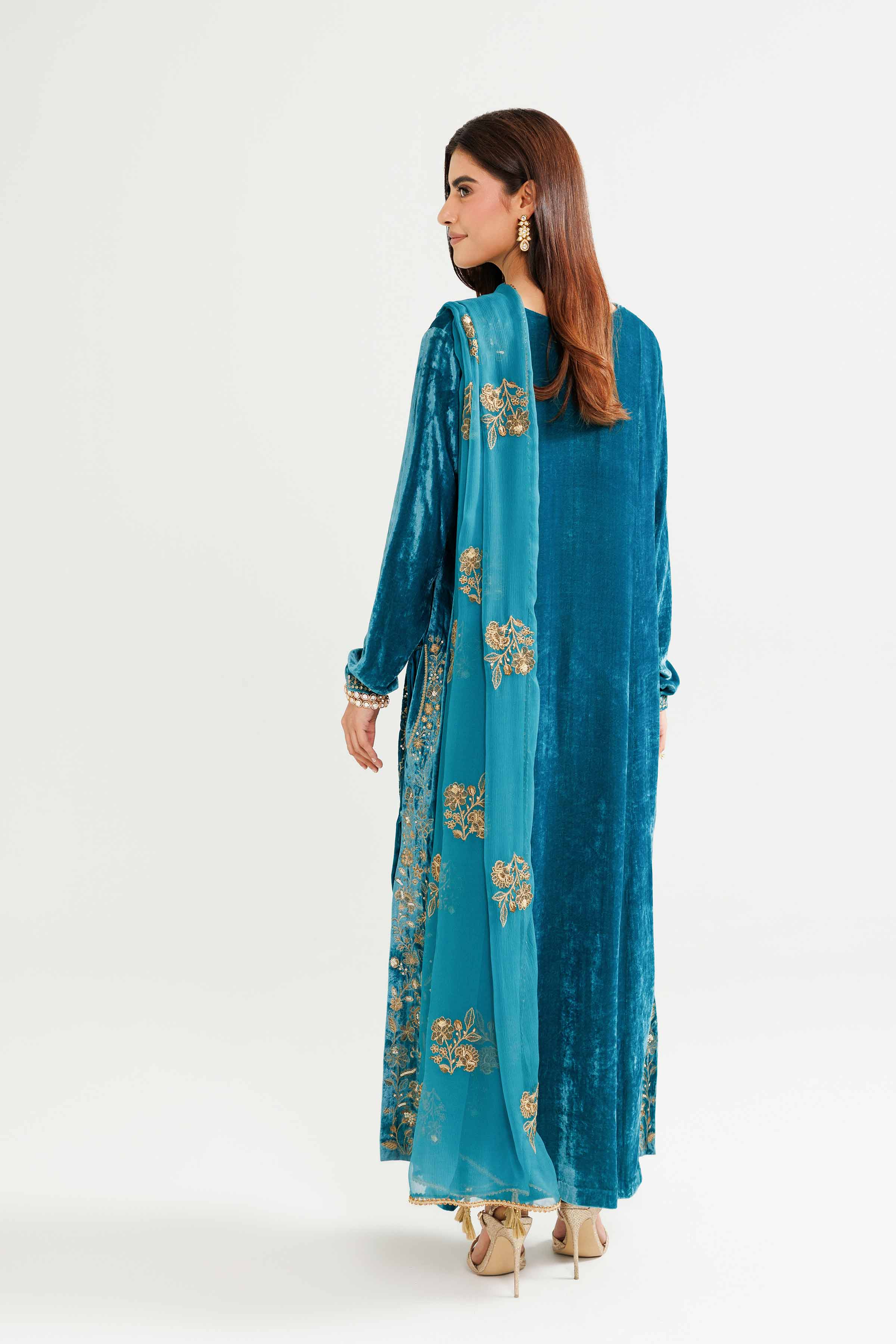 NISHATUAE - Blue Embroidered Velvet 3-piece Ready to wear Suit