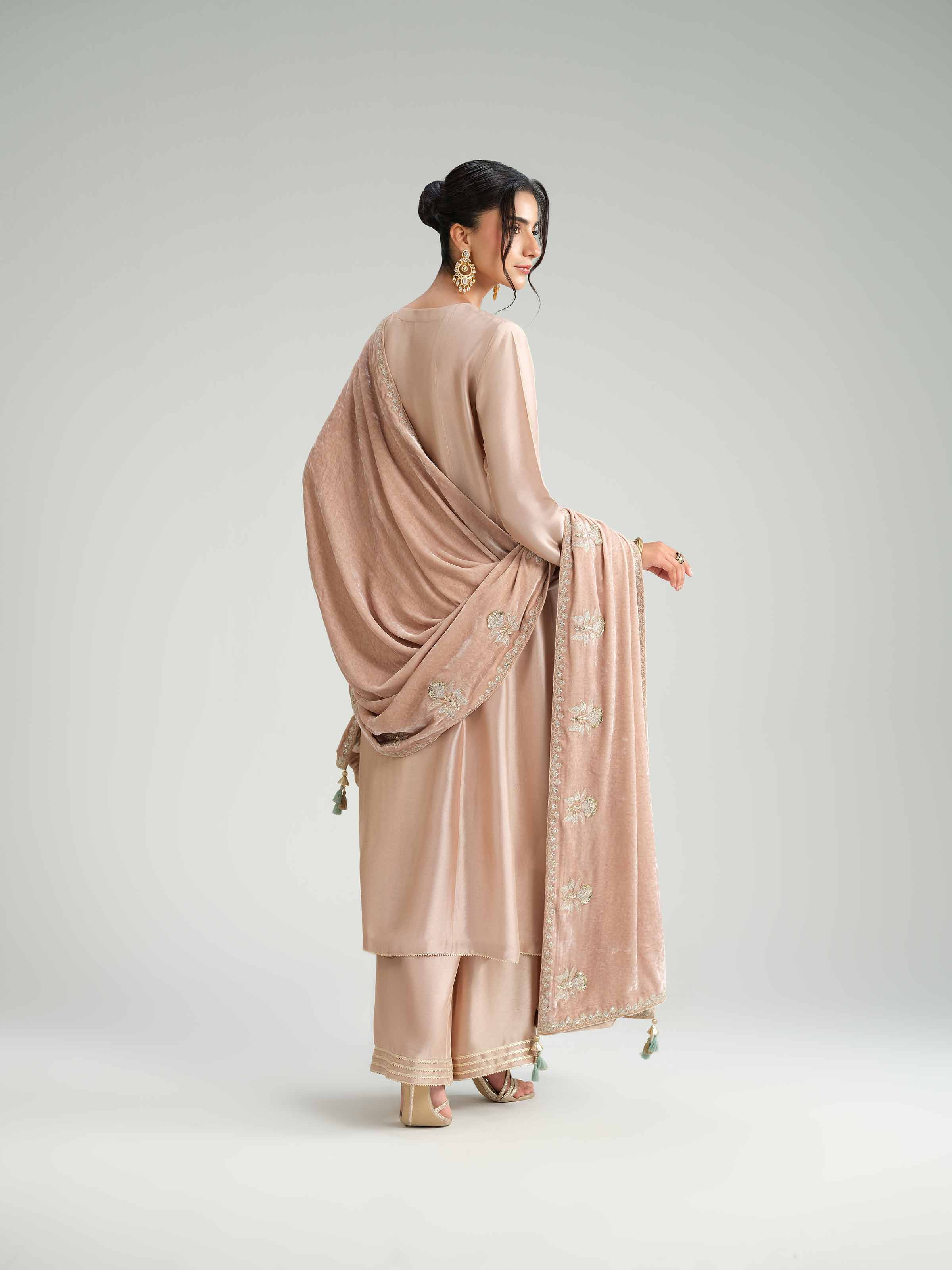 NISHATUAE - Beige Embroidered Velvet shawl