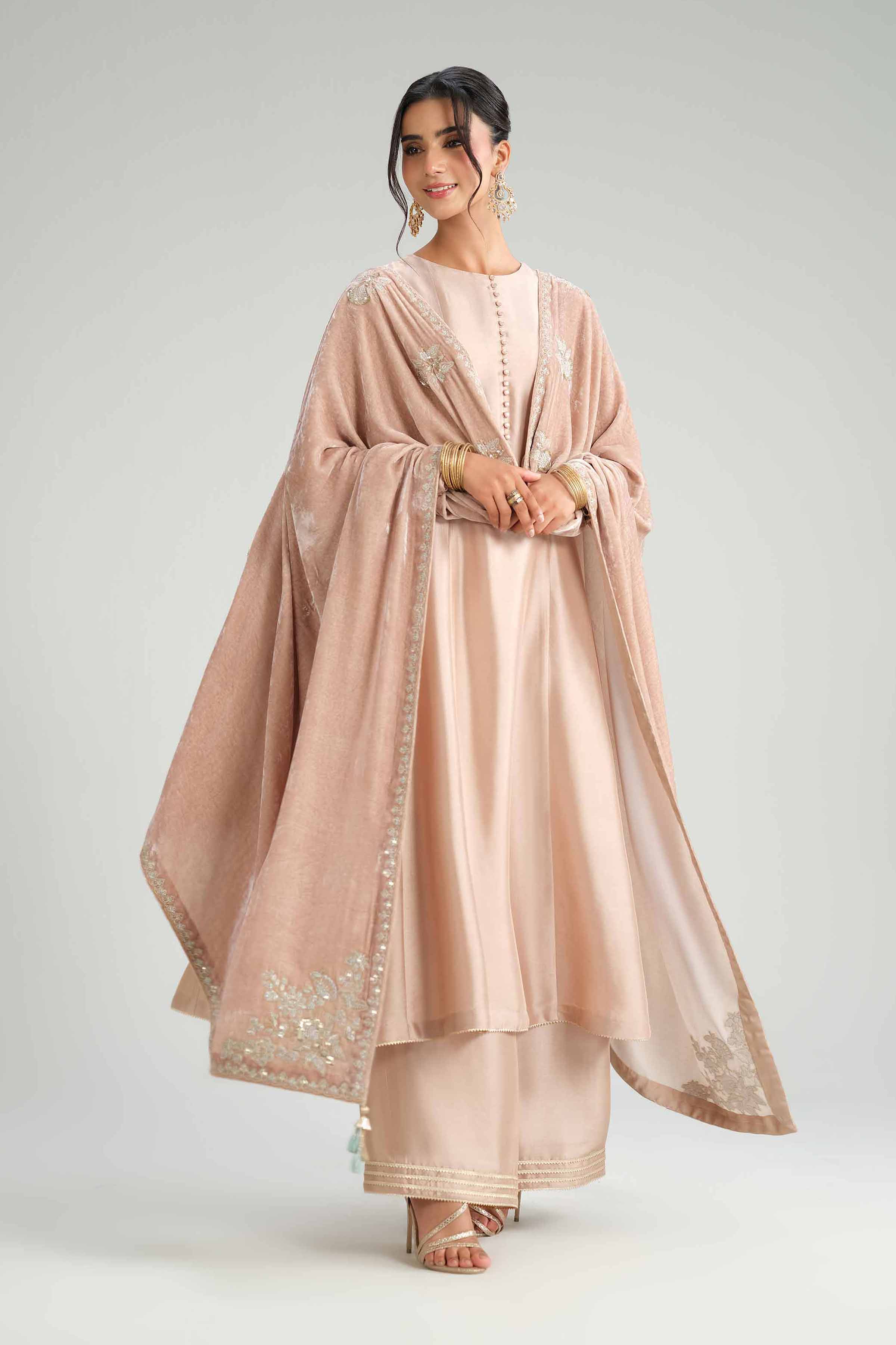 NISHATUAE - Beige Embroidered Velvet shawl