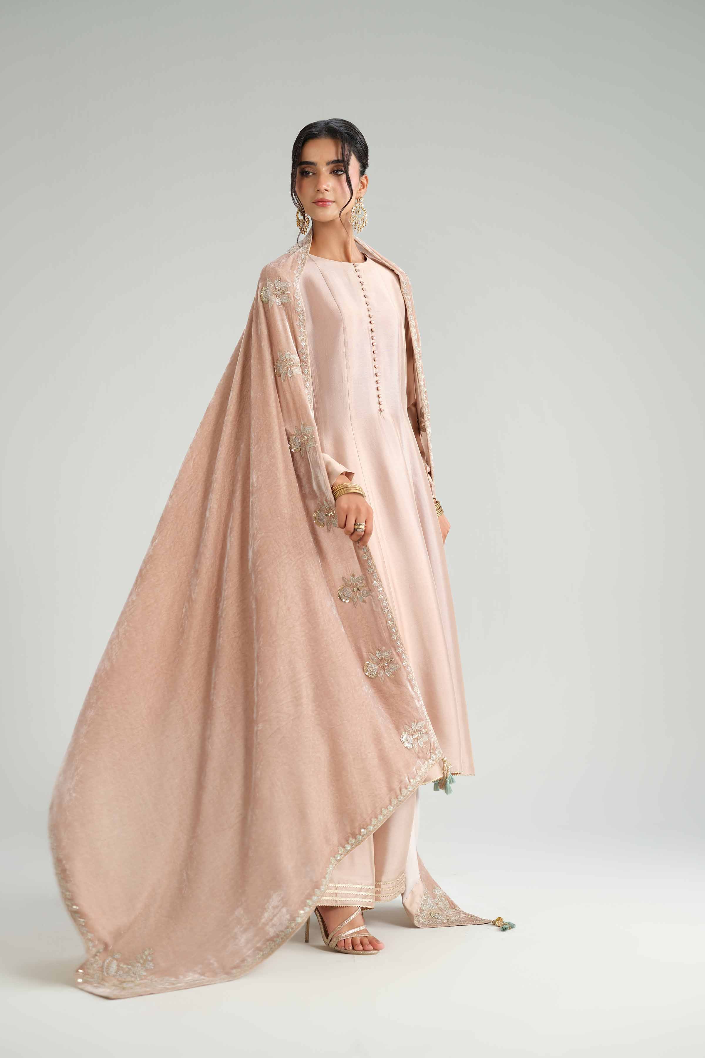 NISHATUAE - Beige Embroidered Velvet shawl