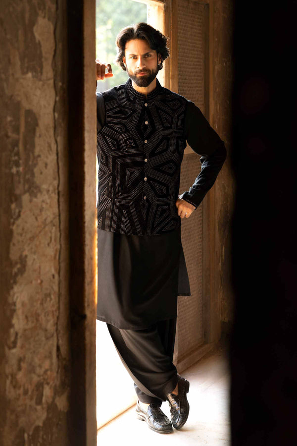 NISHATUAE - Red Embroidered Velvet Ready to wear ready to wear