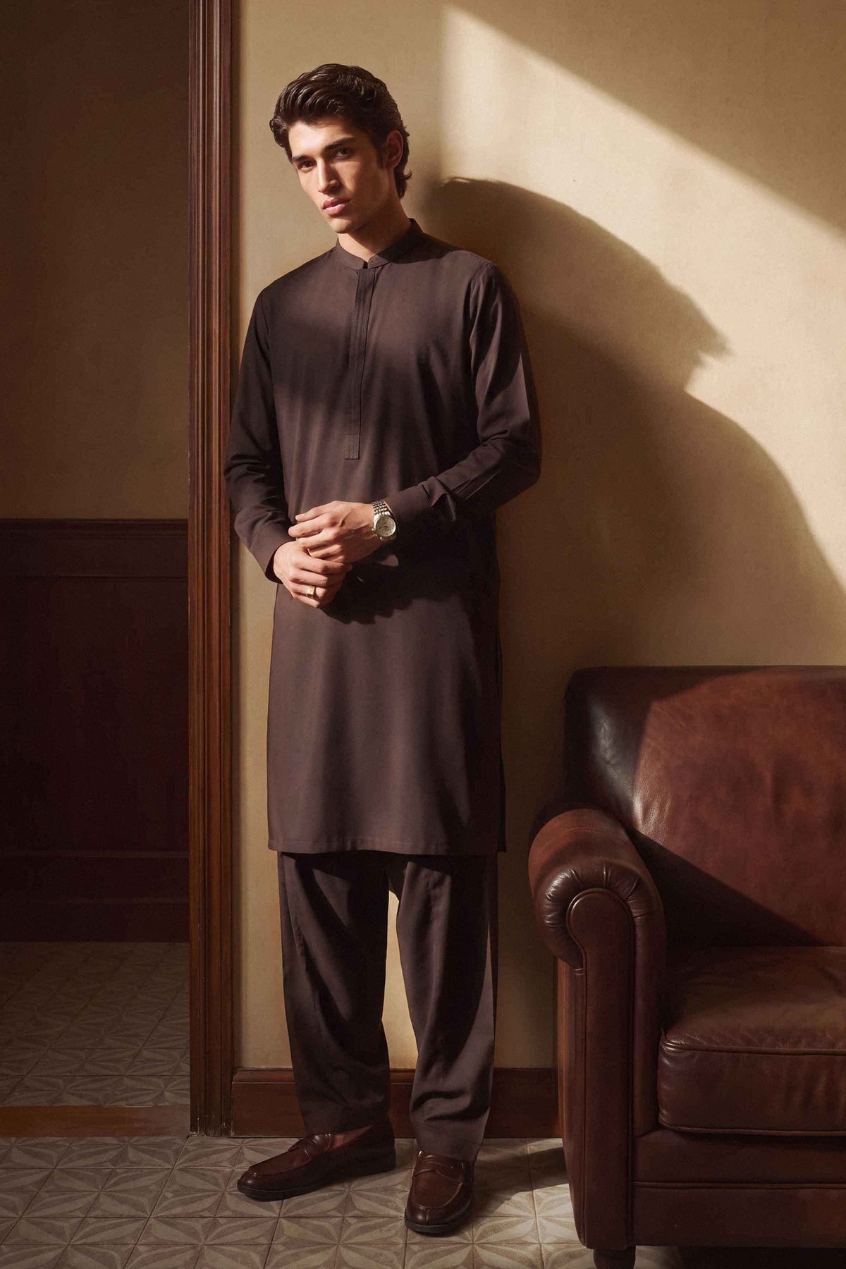 Brown 2-Piece Solid Suit in Wash & Wear ready-to-wear
