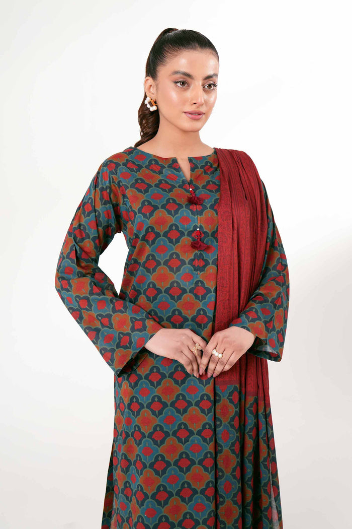Pakistani shalwar kameez for ladies in UAE