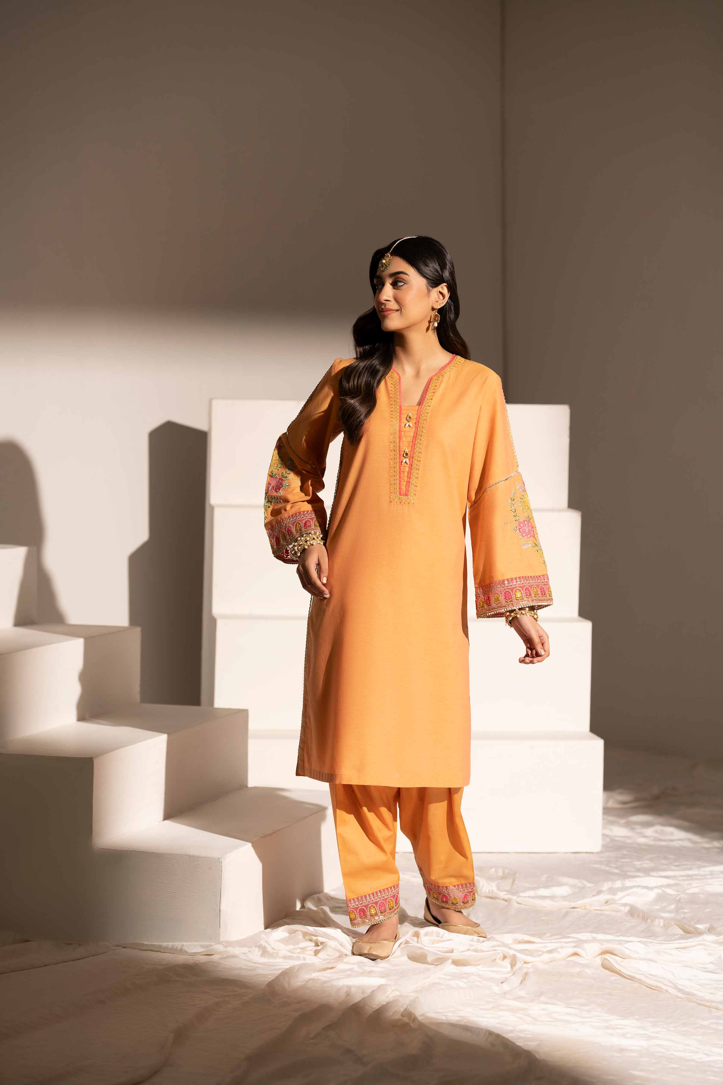 2 Piece - Embroidered Suit - PE25-158