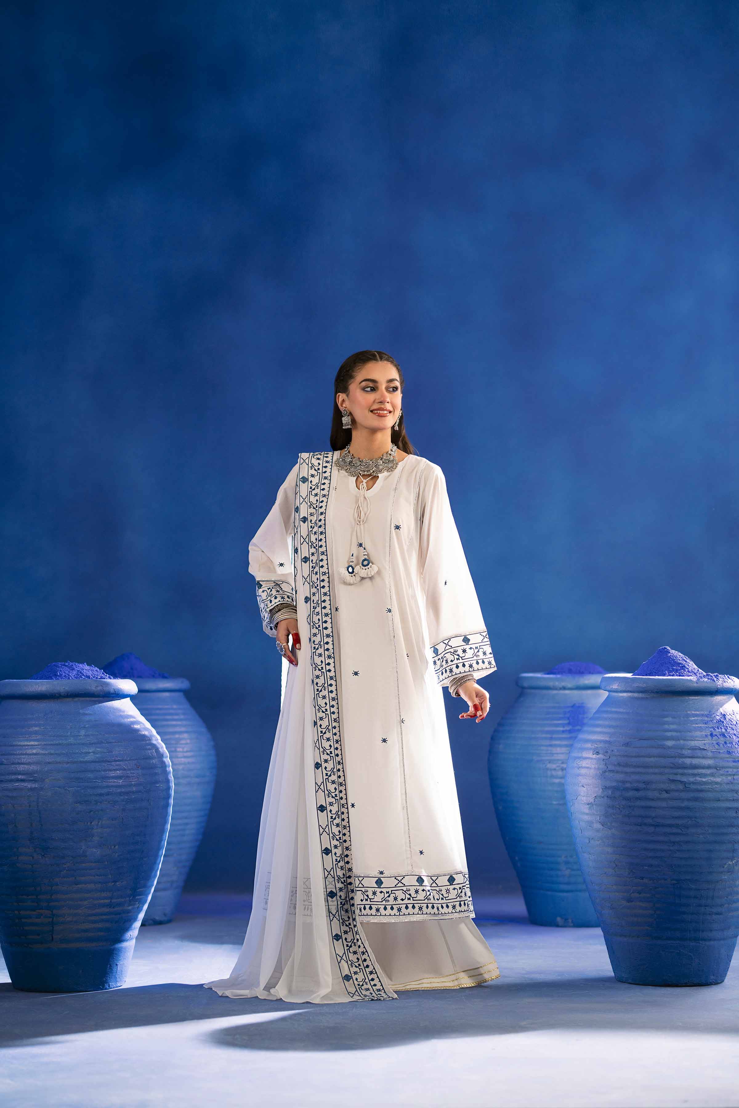 2 Piece - Embroidered Suit - PE25-65