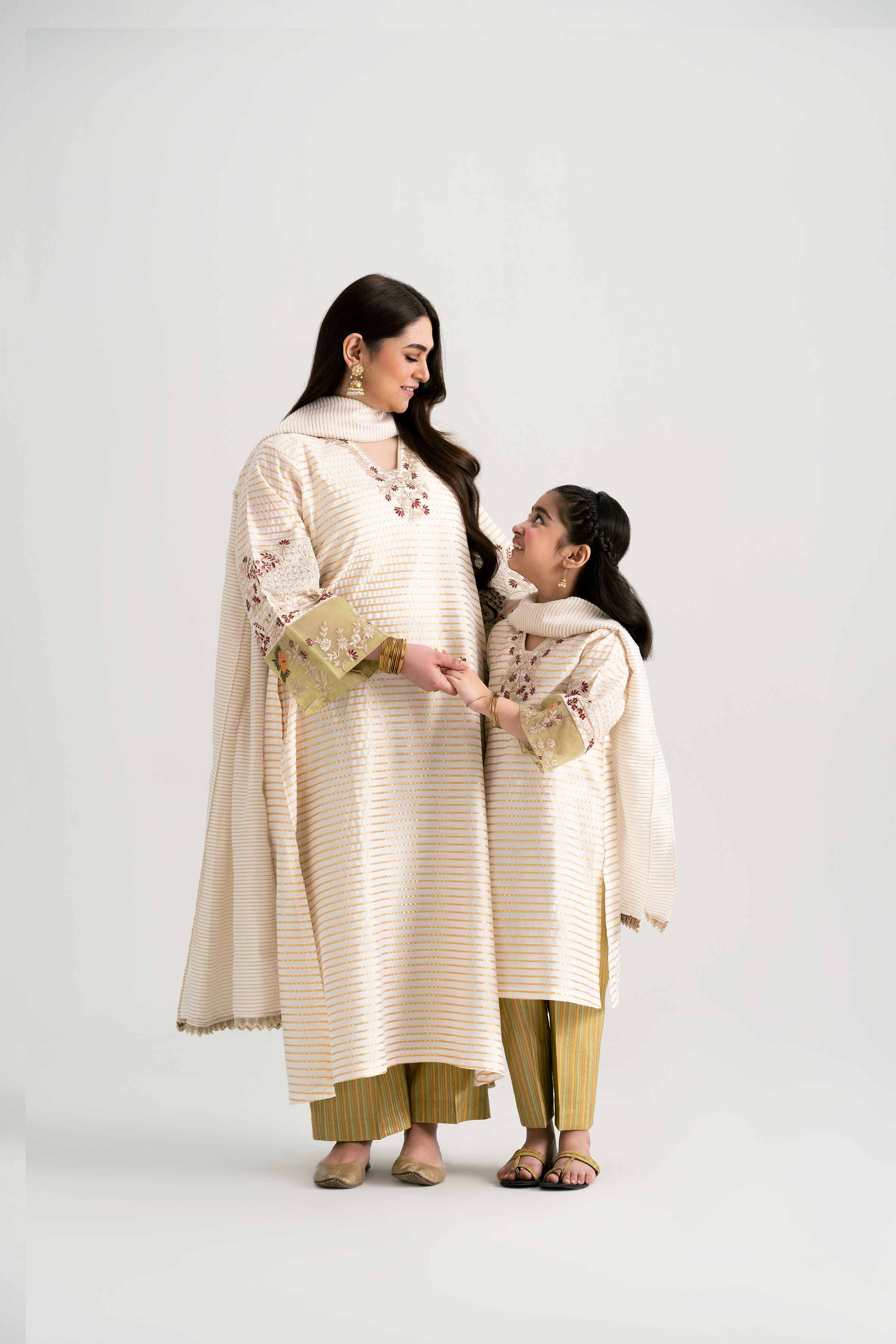 3 Piece - Embroidered Suit - PMD25-15 M