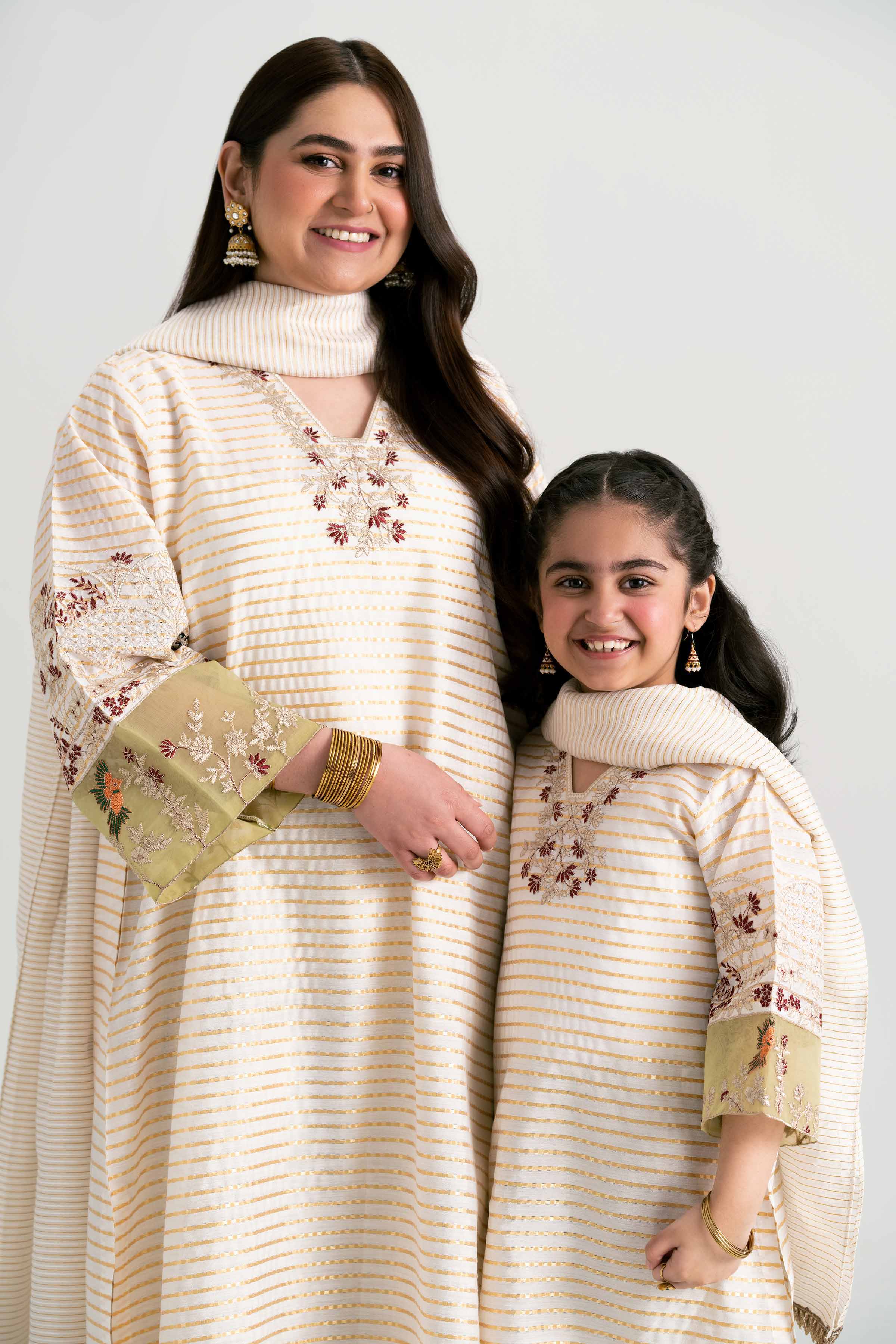 3 Piece - Embroidered Suit - PMD25-15 M