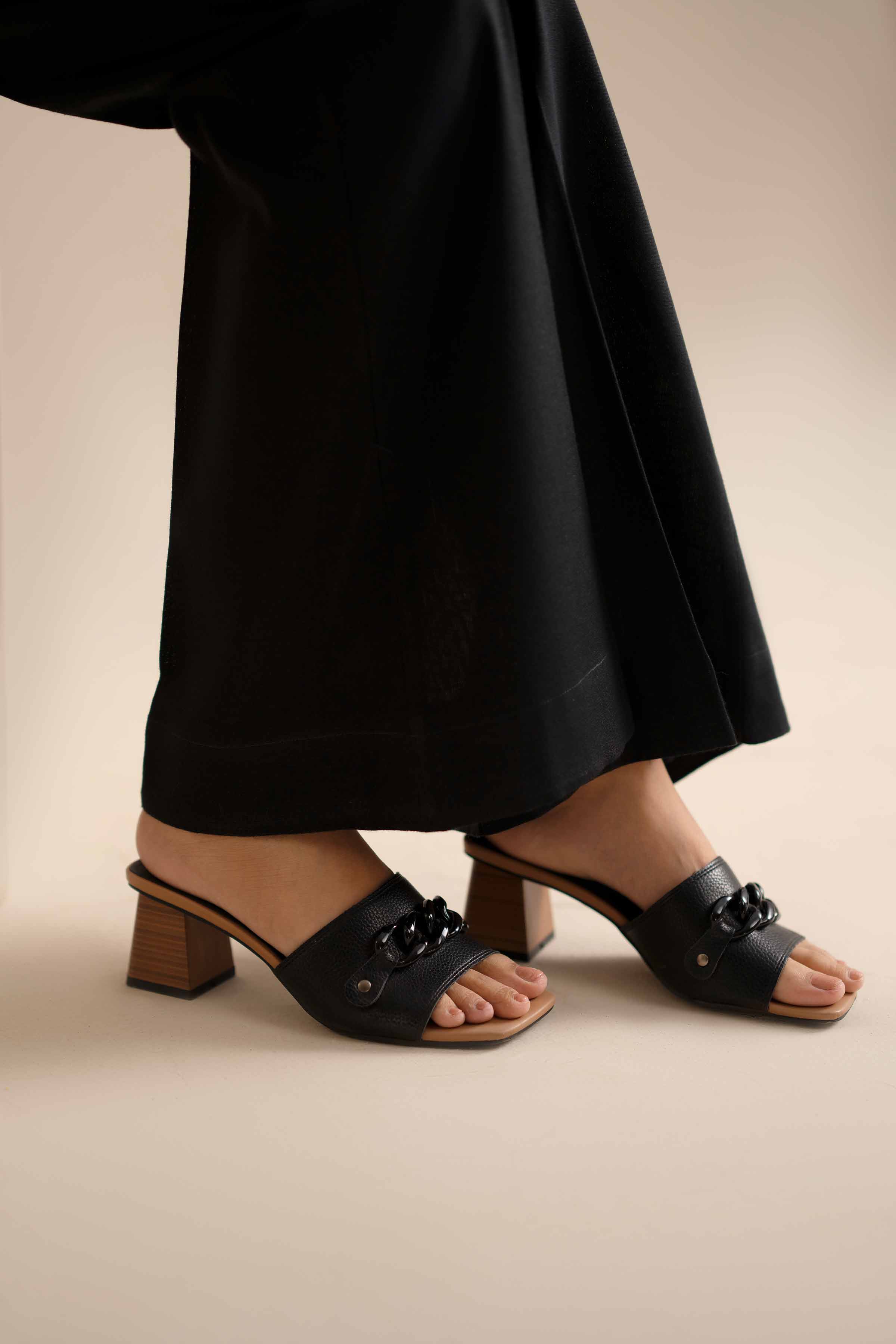 NISHATUAE - Black Solids Karandi Ready to wear Trousers