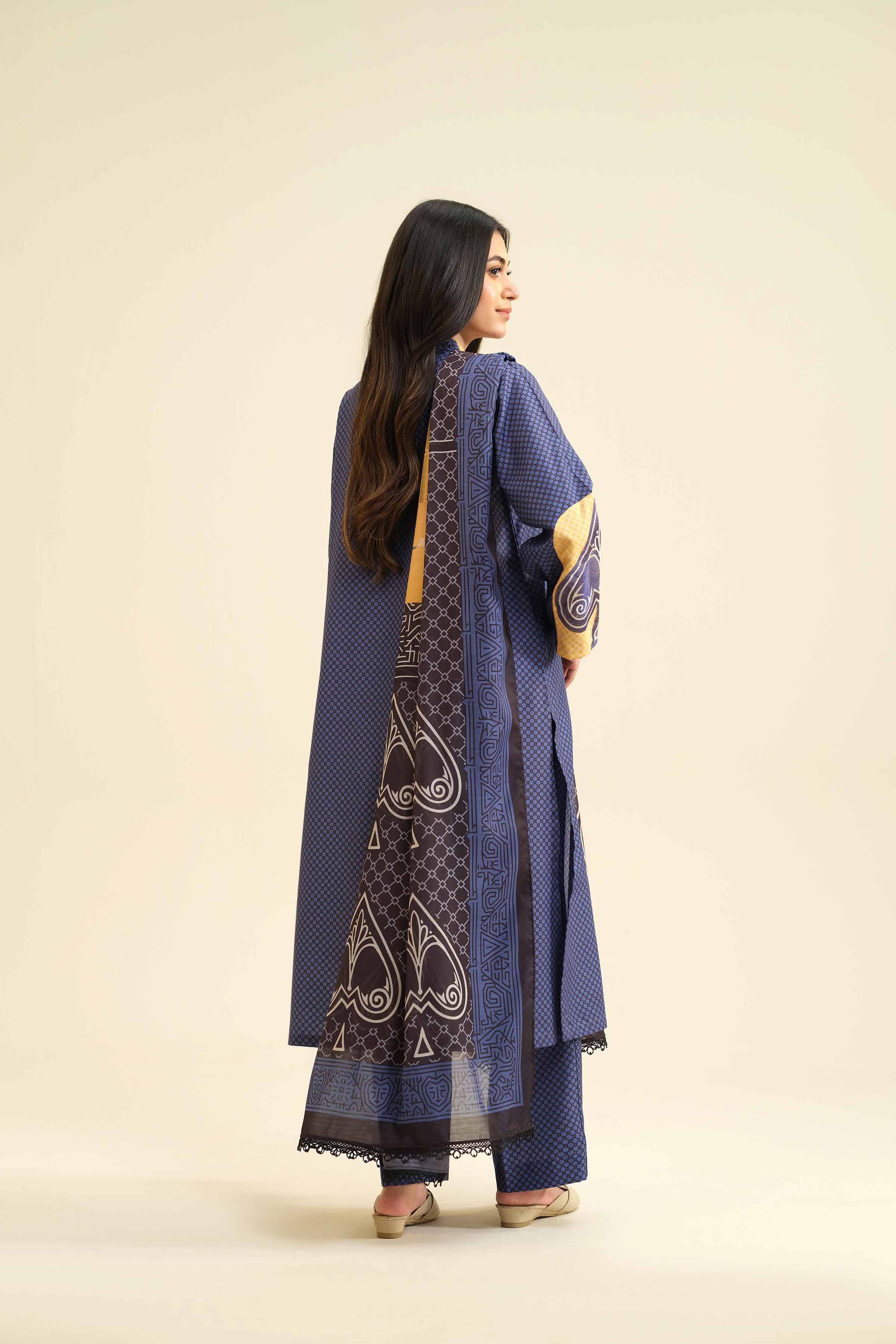 NISHATUAE - Blue Embroidered Lawn 3-piece Ready to wear Suit