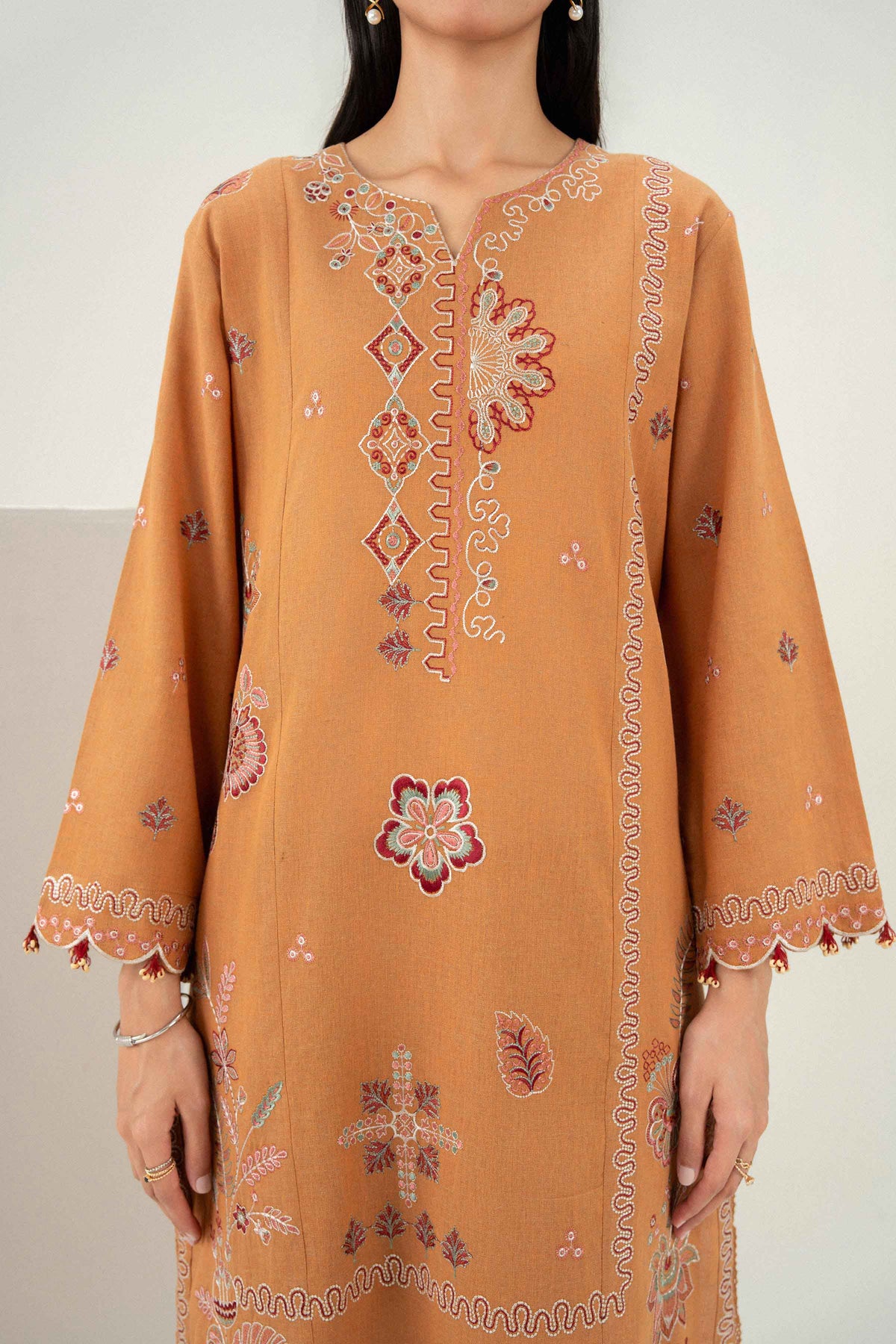 Yellow 2-Piece Embroidered Suit in Linen ready-to-wear