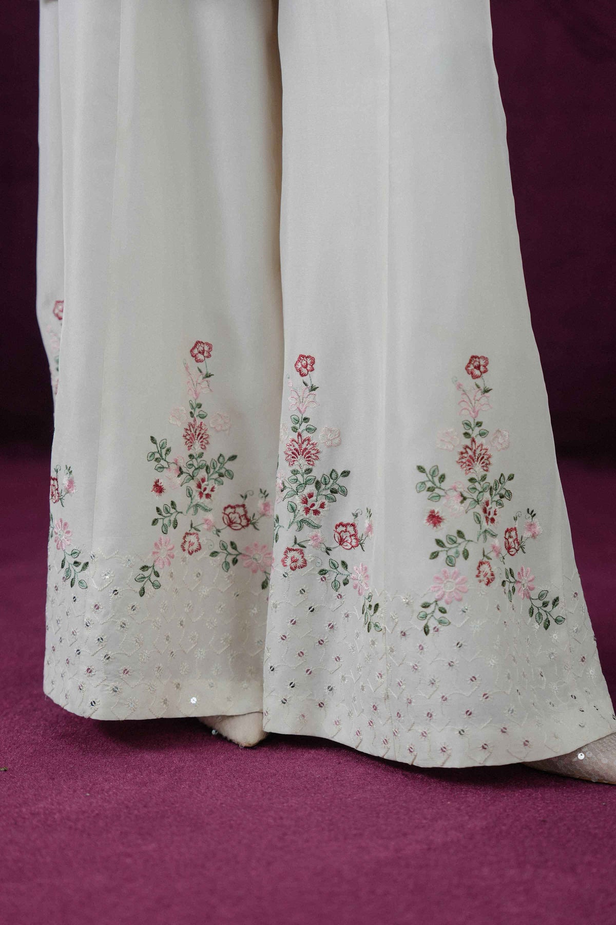 White 2-Piece Embroidered Suit in Silk ready-to-wear