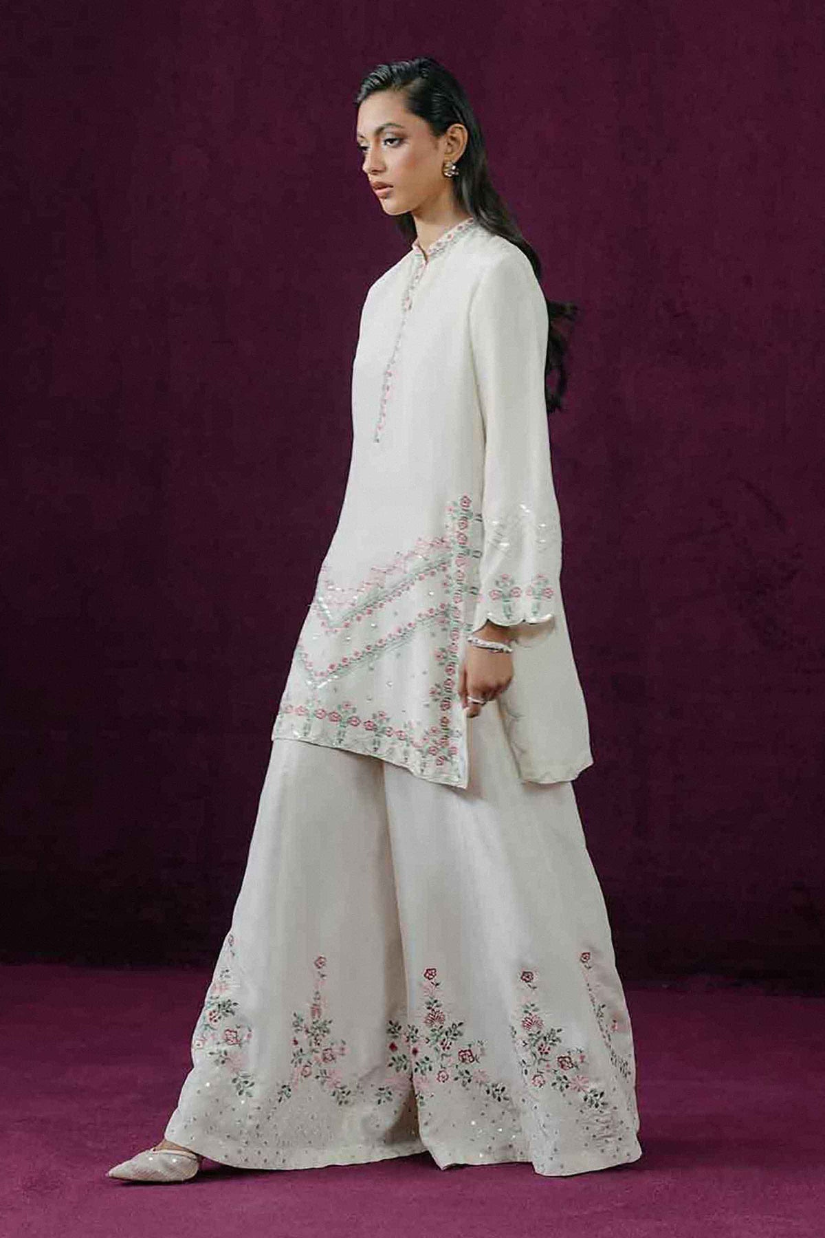 White 2-Piece Embroidered Suit in Silk ready-to-wear