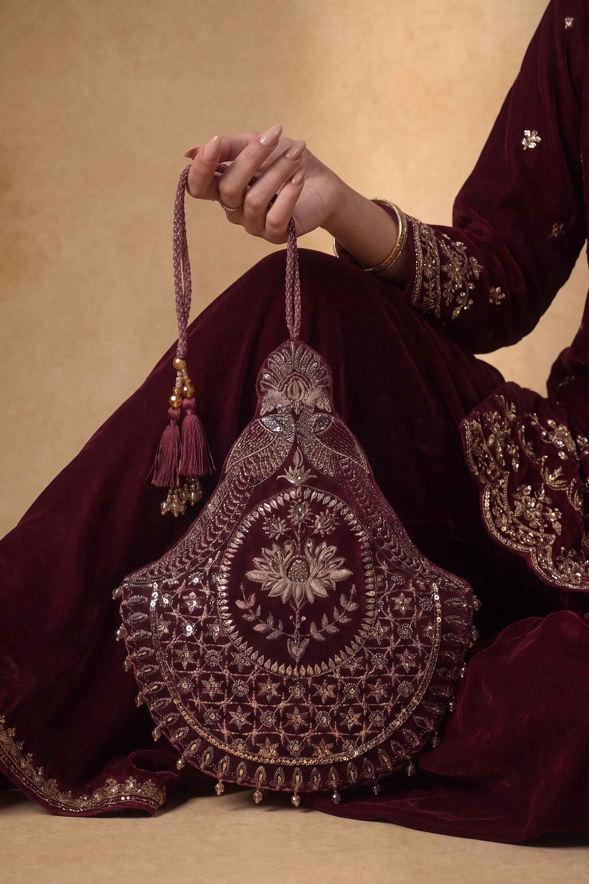Embroidered Pouch - ST1PE-LUXE26WV1-2