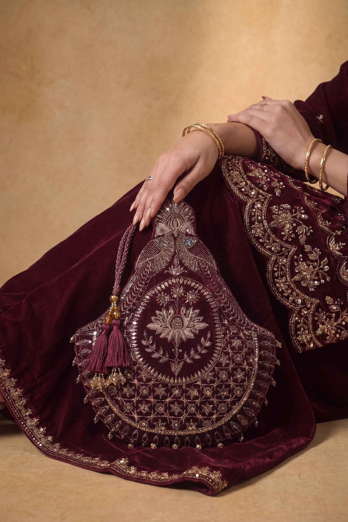 Embroidered Pouch - ST1PE-LUXE26WV1-2