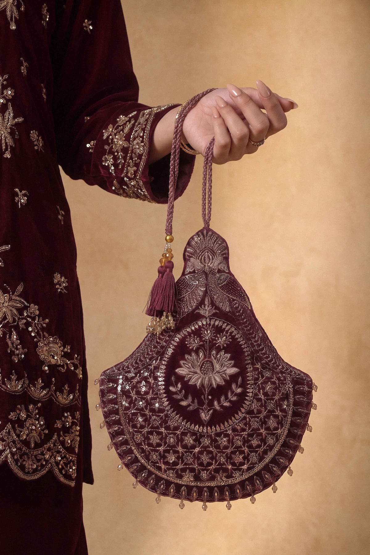 Embroidered Pouch - ST1PE-LUXE26WV1-2