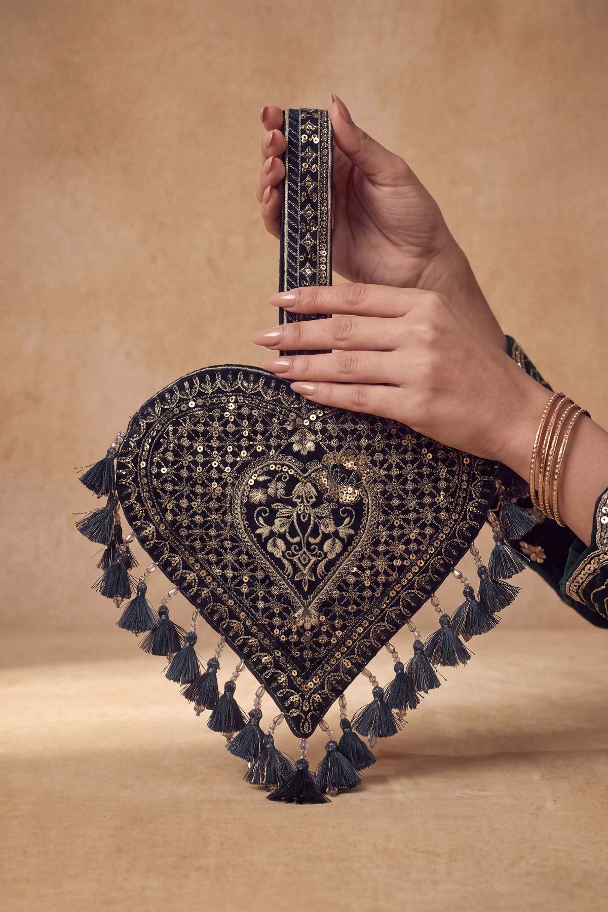 Embroidered Pouch - ST1PE-LUXE26WV2-11