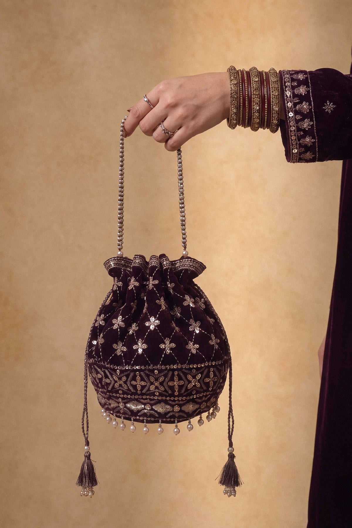 Embroidered Pouch - ST1PE-LUXE26WV2-9