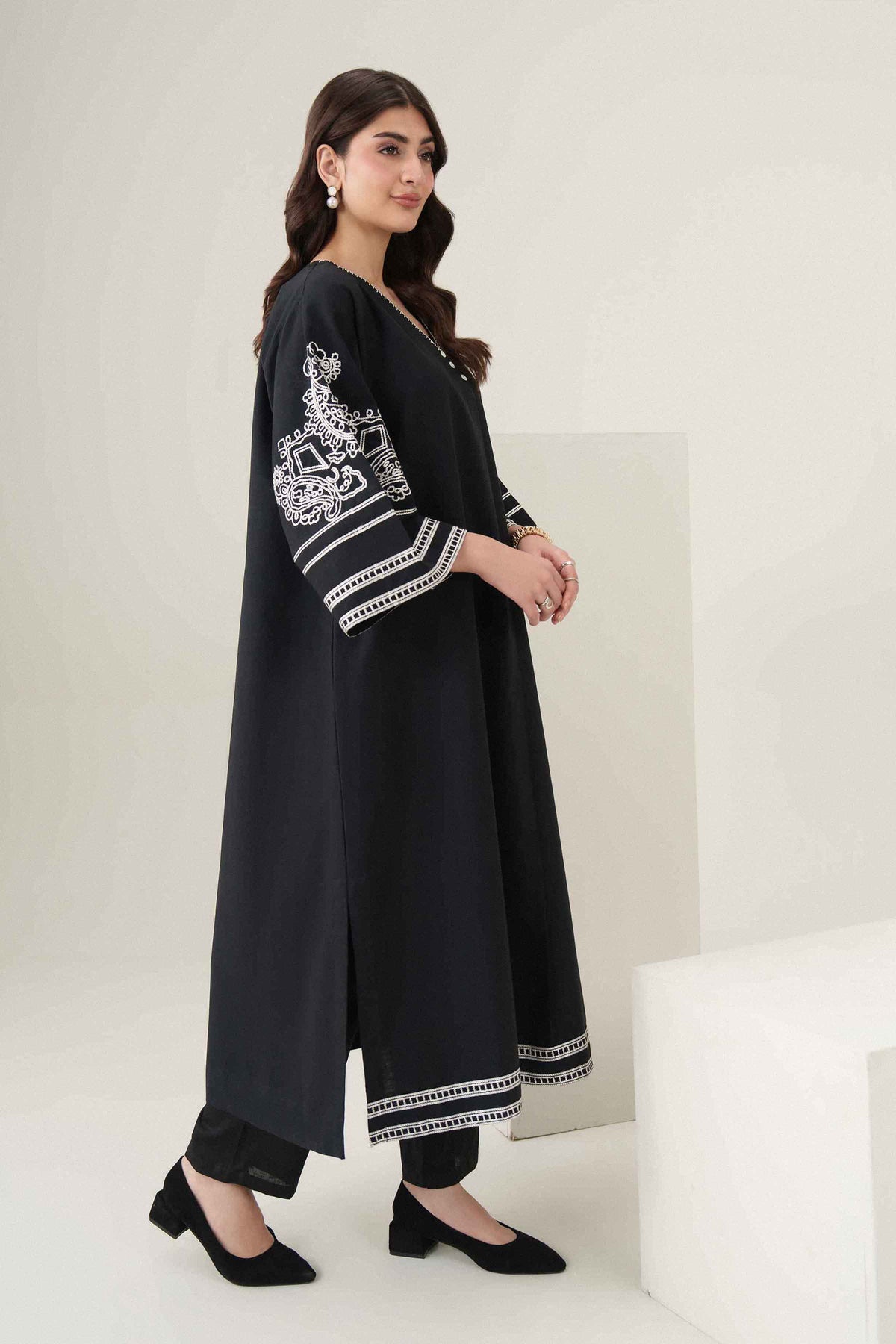 Black Embroidered Dress in Yarn Dyed ready-to-wear