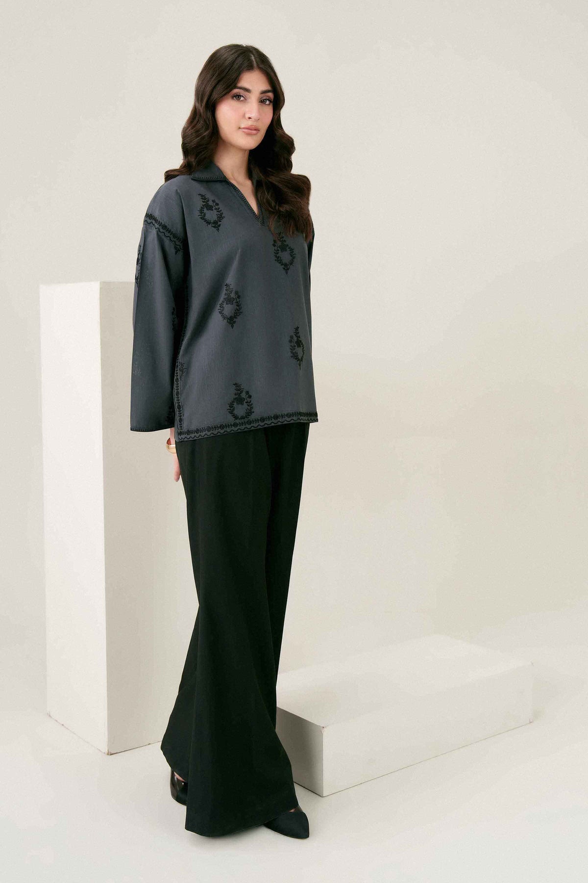 Grey Embroidered Shirt in Yarn Dyed ready-to-wear