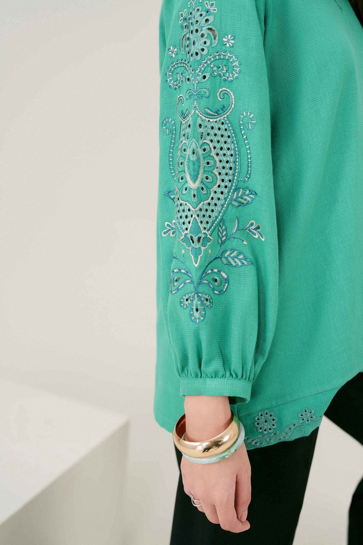 Green Embroidered Tunic in Yarn Dyed ready-to-wear