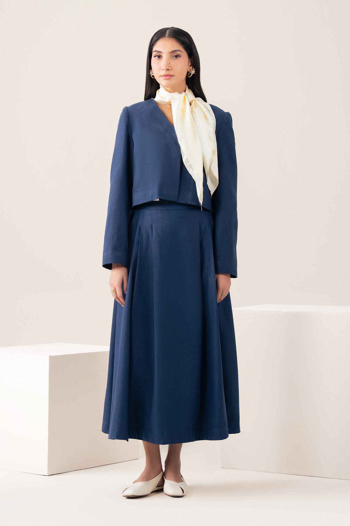 Blue 2-Piece Solid Suit in Yarn Dyed ready-to-wear