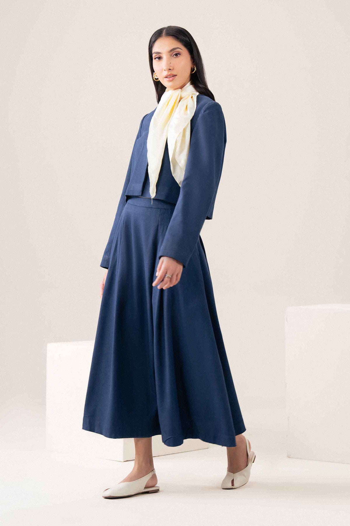 Blue 2-Piece Solid Suit in Yarn Dyed ready-to-wear