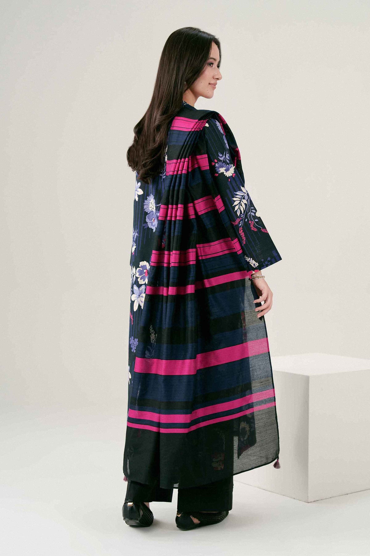 Black 2-Piece Printed Suit in Karandi ready-to-wear