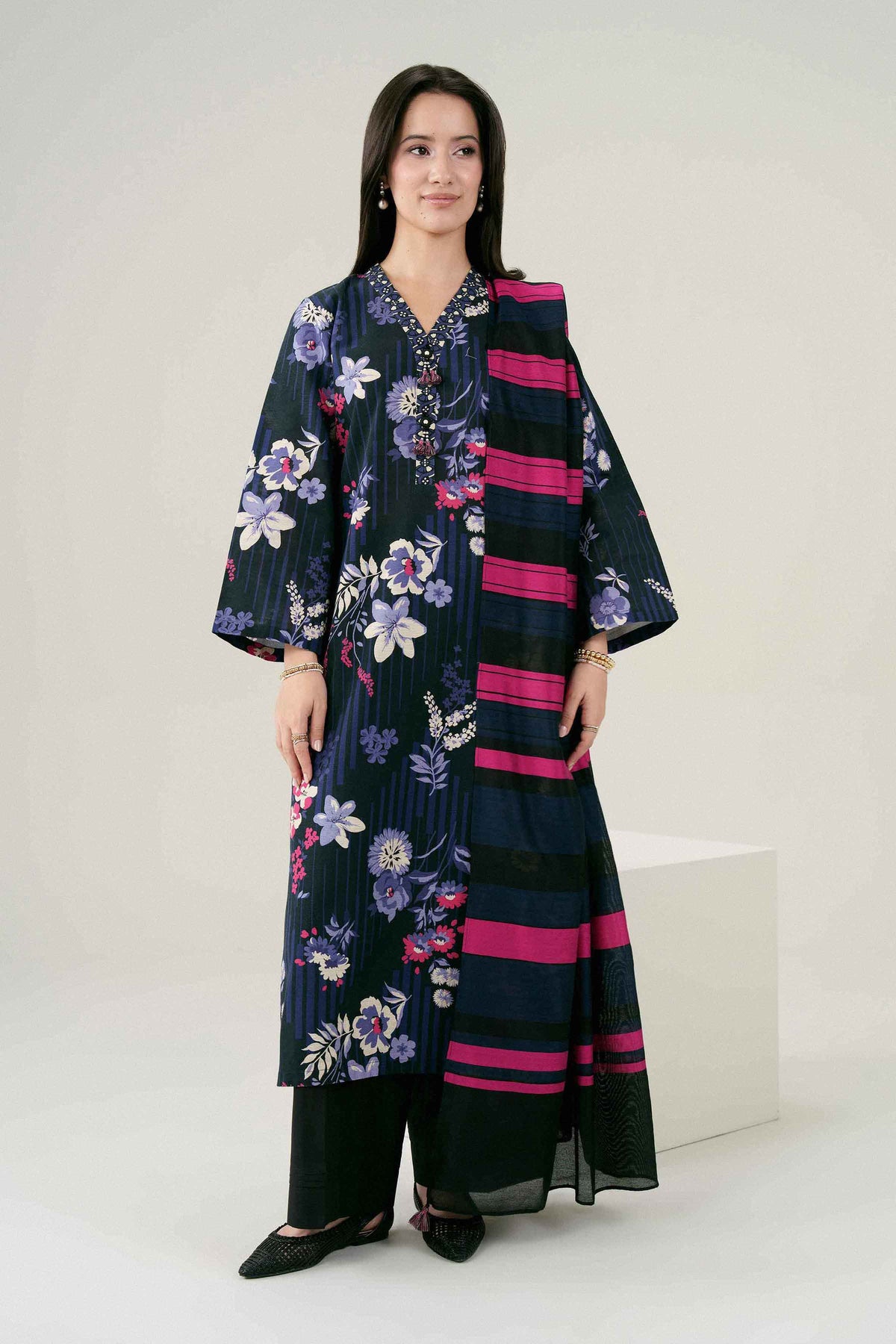 Black 2-Piece Printed Suit in Karandi ready-to-wear