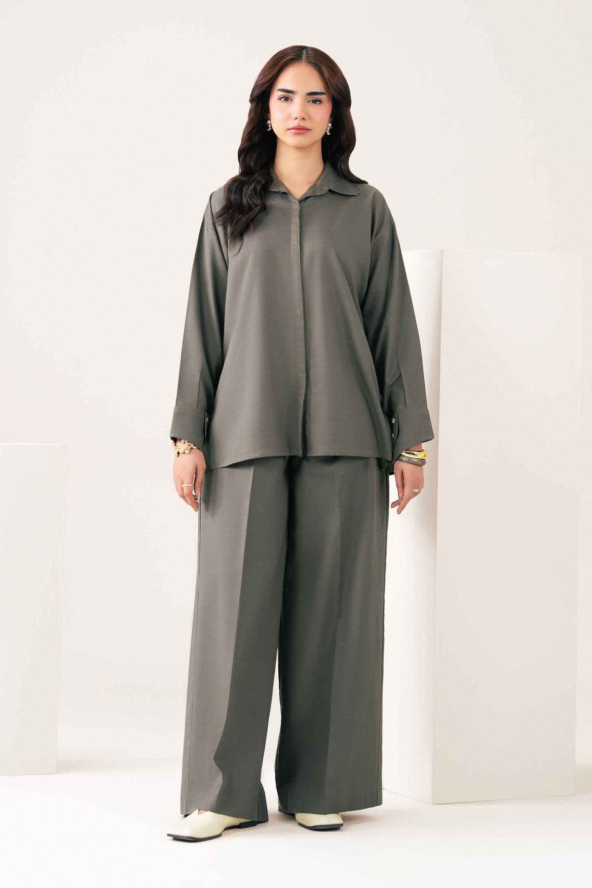 Green 2-Piece Solid Suit in Yarn Dyed ready-to-wear