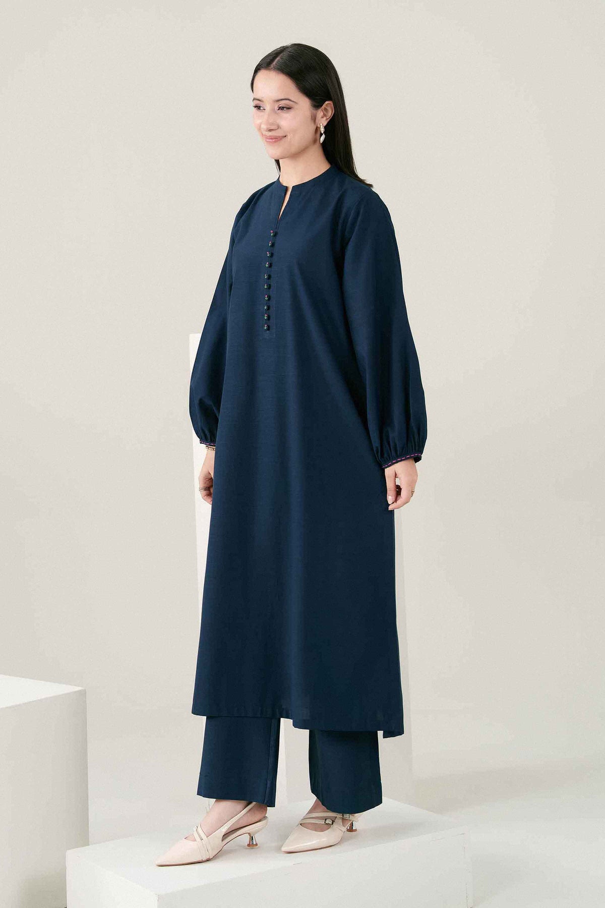 Navy 2-Piece Solid Suit in Yarn Dyed ready-to-wear