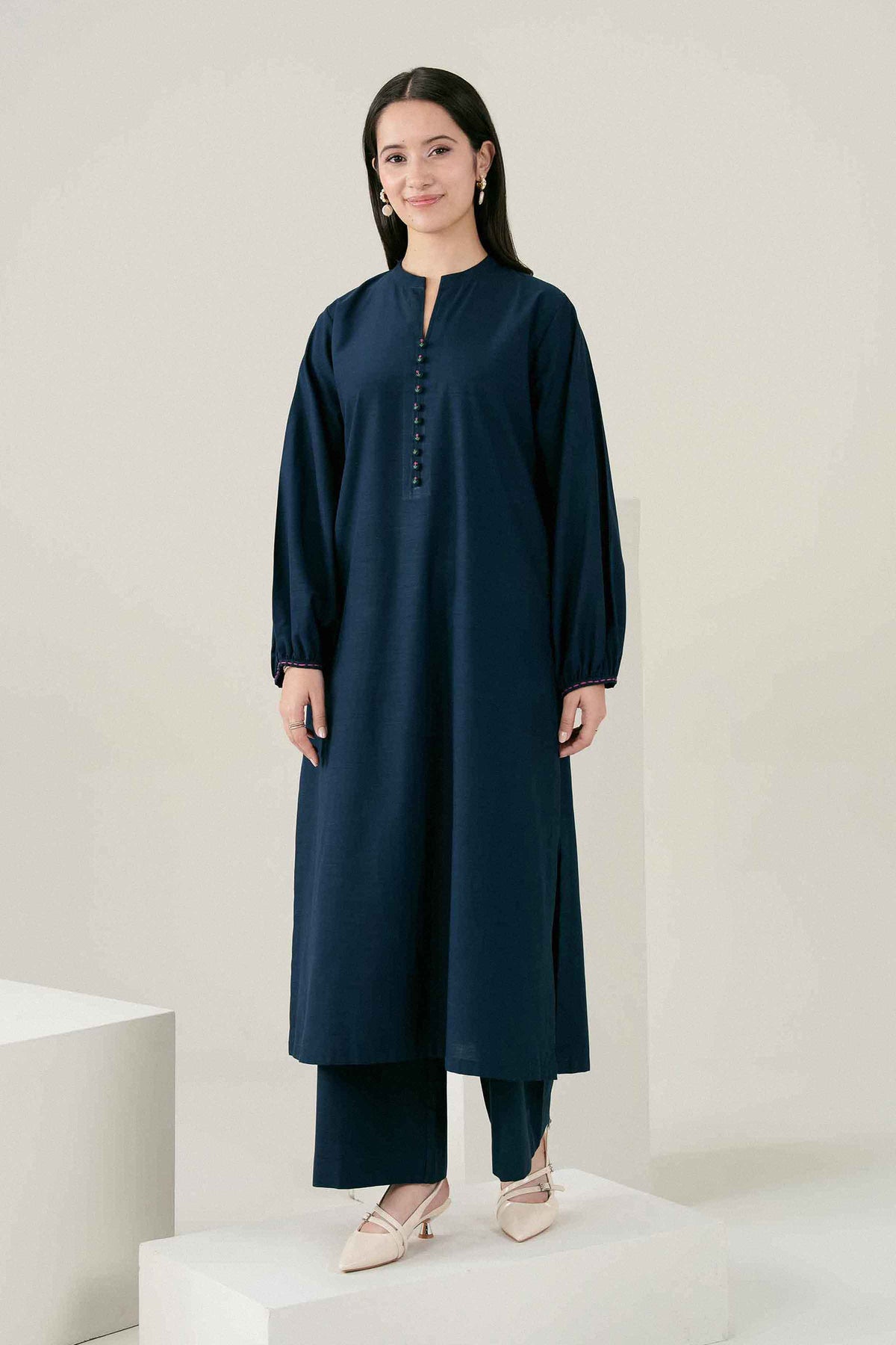 Navy 2-Piece Solid Suit in Yarn Dyed ready-to-wear