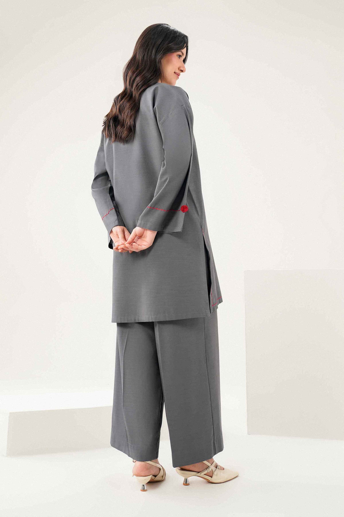 Grey 2-Piece Solid Suit in Yarn Dyed ready-to-wear