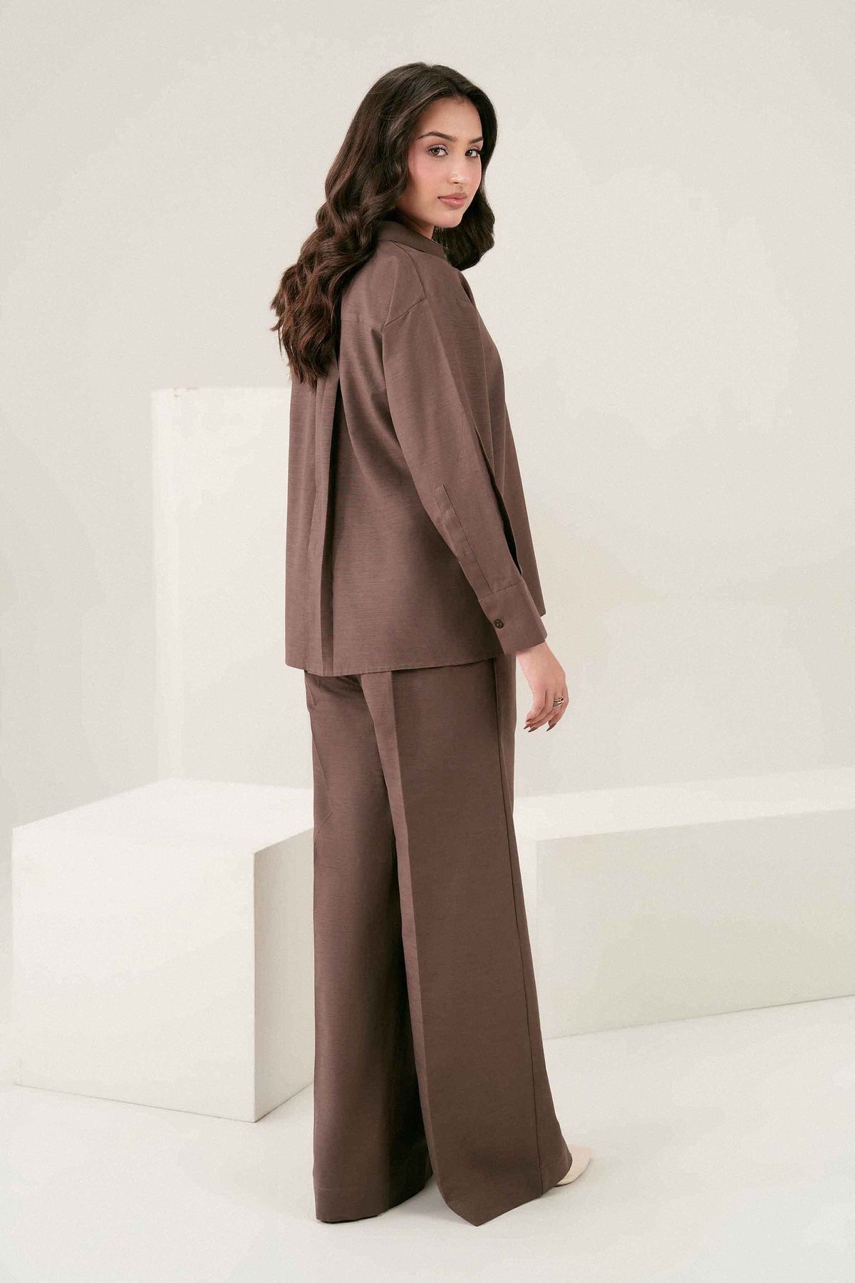 Brown 2-Piece Solid Suit in Yarn Dyed ready-to-wear