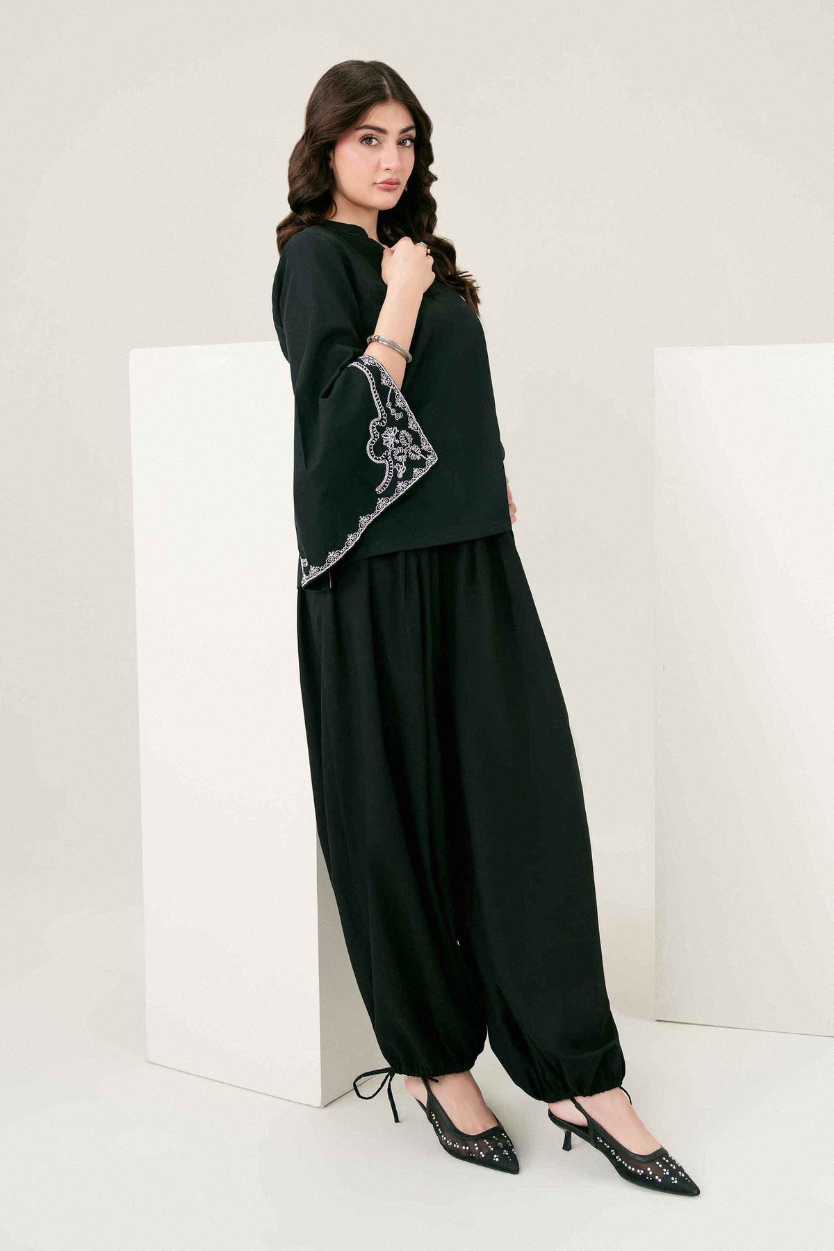 Black Embroidered Tunic in Yarn Dyed ready-to-wear