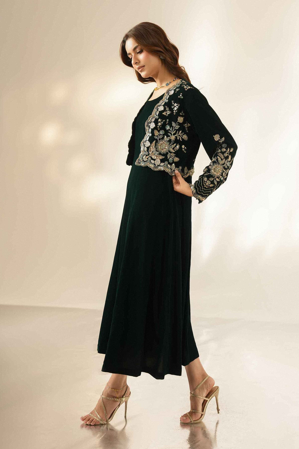 Green 2-Piece Embroidered Suit in Velvet ready-to-wear