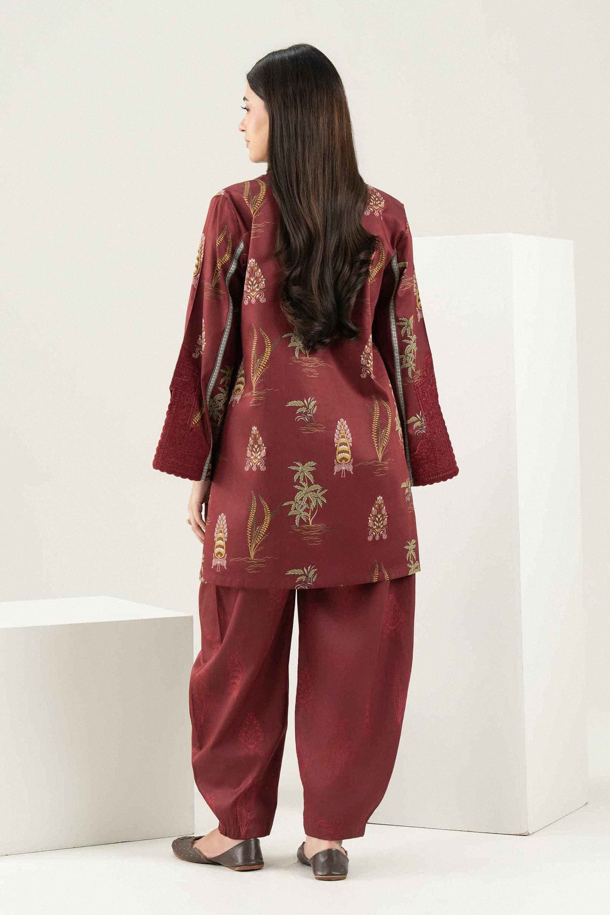 2-Piece Embroidered Suit in Satin ready-to-wear