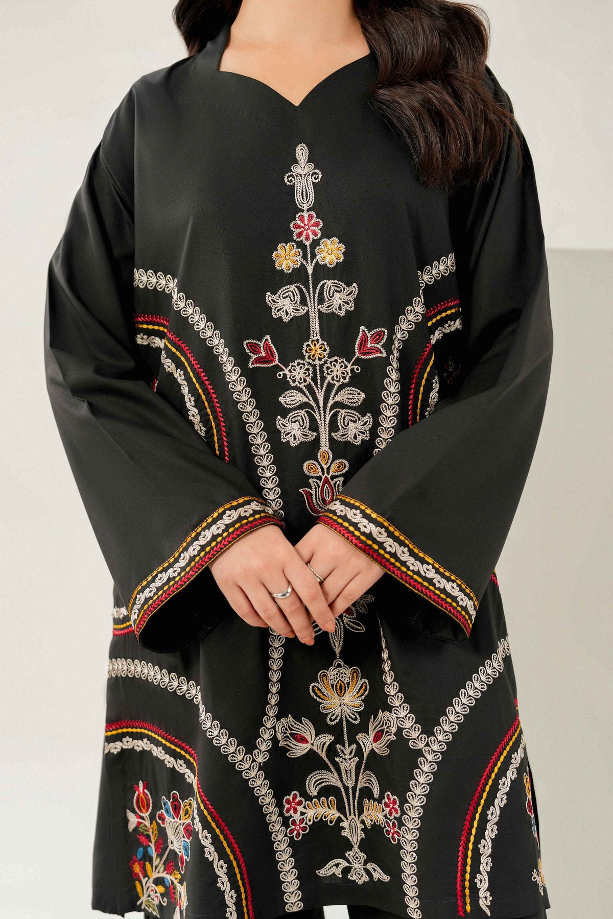 Black 2-Piece Embroidered Suit in PV ready-to-wear