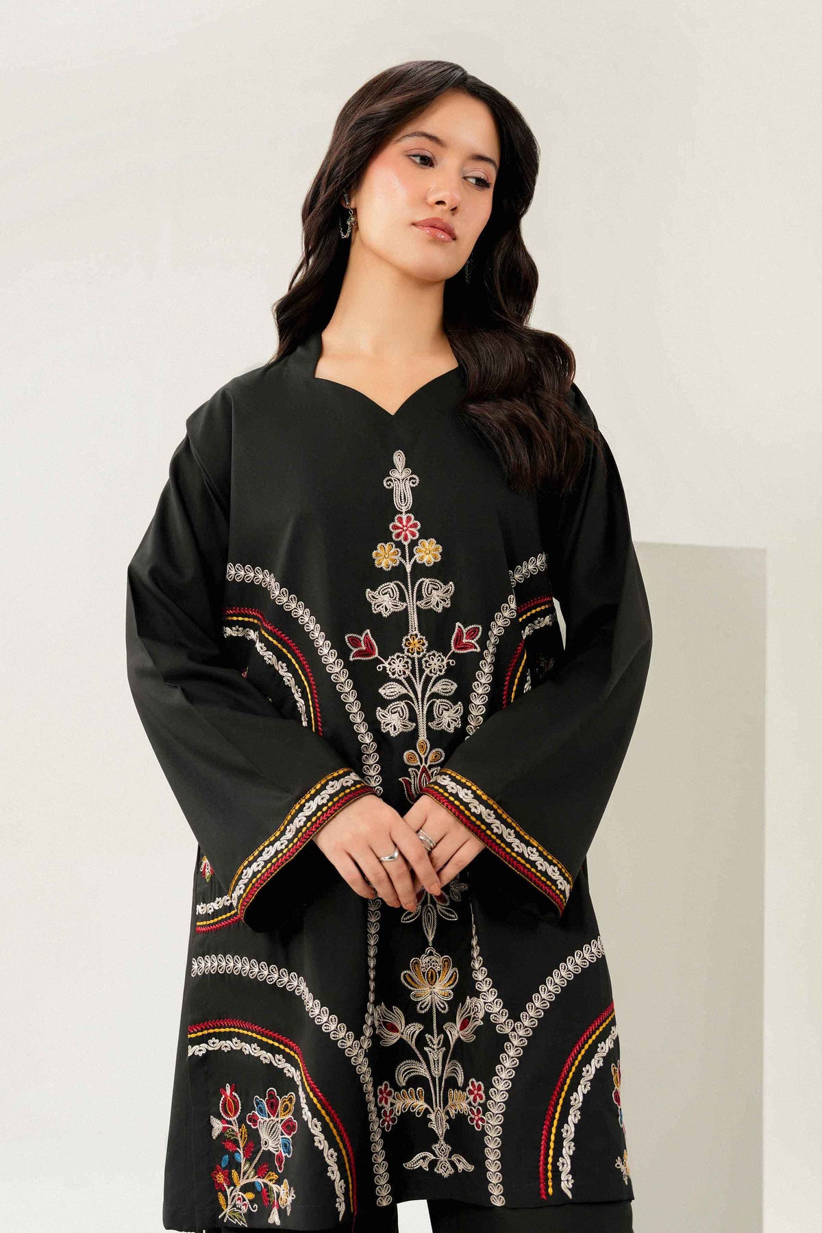 Black 2-Piece Embroidered Suit in PV ready-to-wear