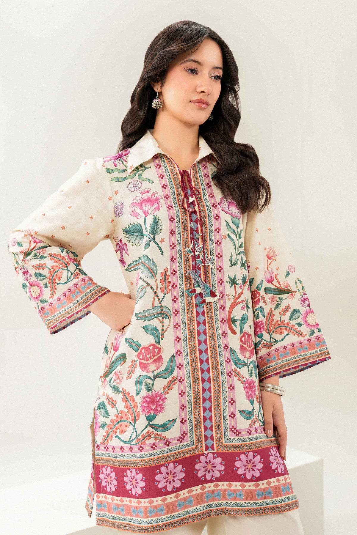Off White 2-Piece Printed Suit in Dobby ready-to-wear