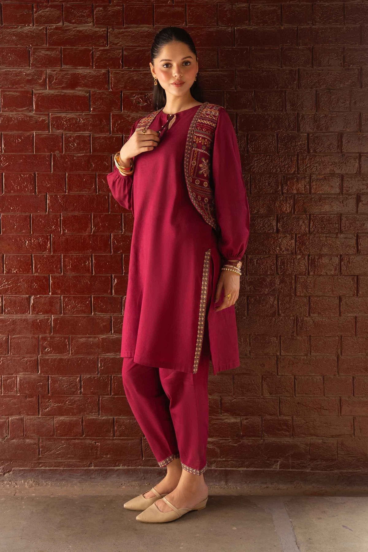 Magenta 3-Piece Embroidered Suit in Khaddar ready-to-wear