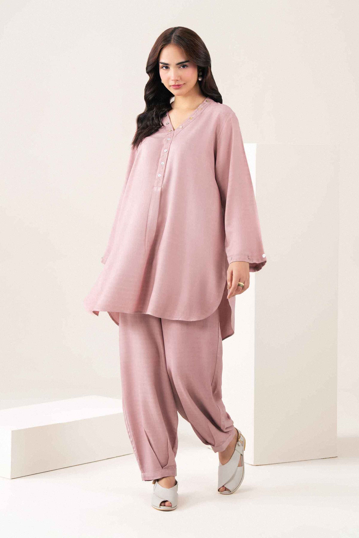 Pink 2-Piece Solid Suit in Linen ready-to-wear