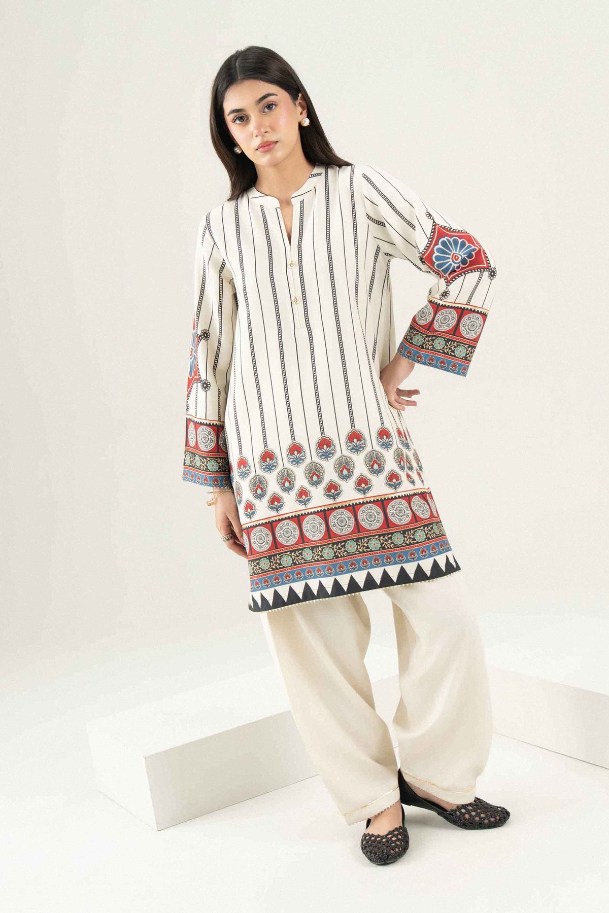 Off White 2-Piece Printed Suit in Linen ready-to-wear