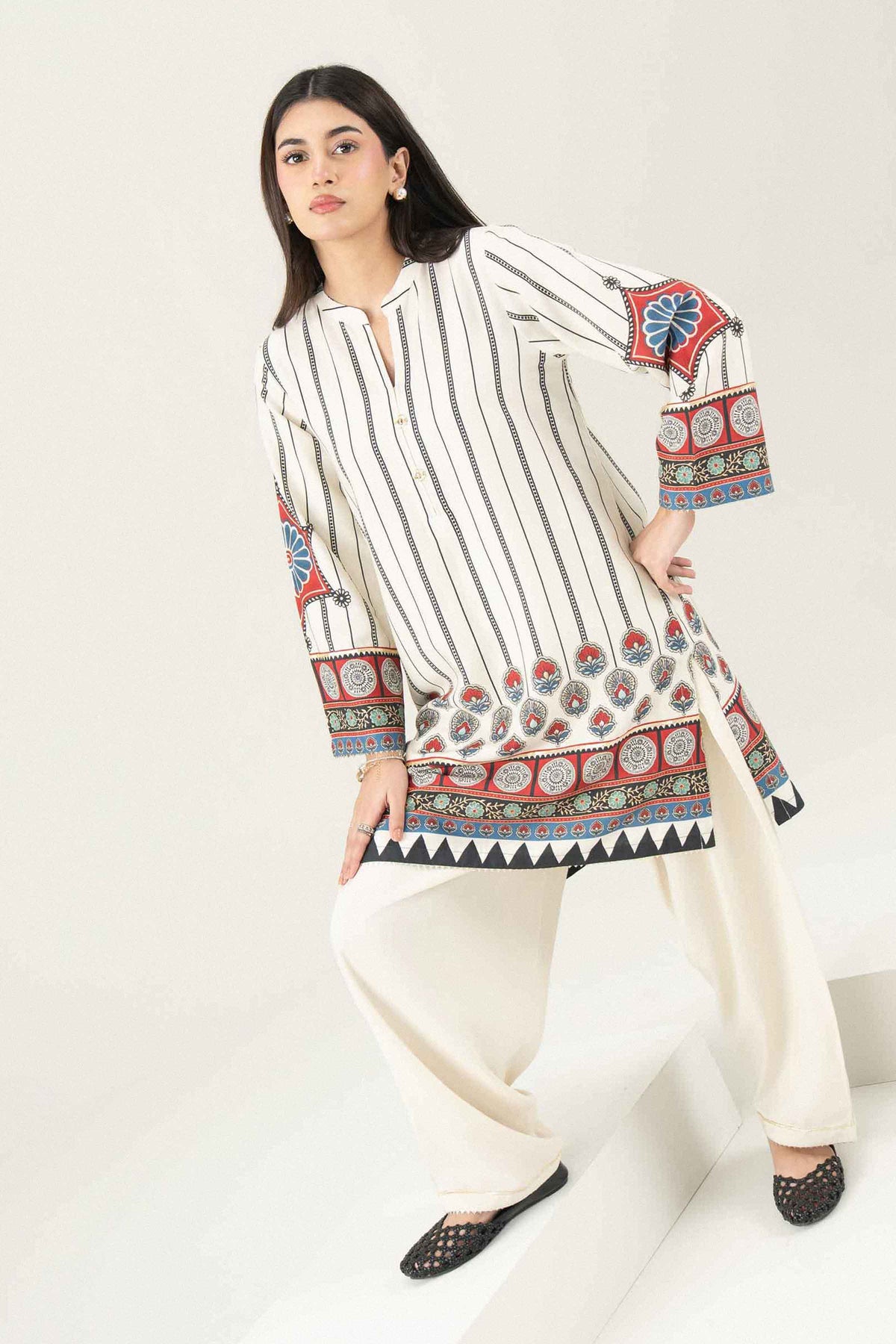 Off White 2-Piece Printed Suit in Linen ready-to-wear