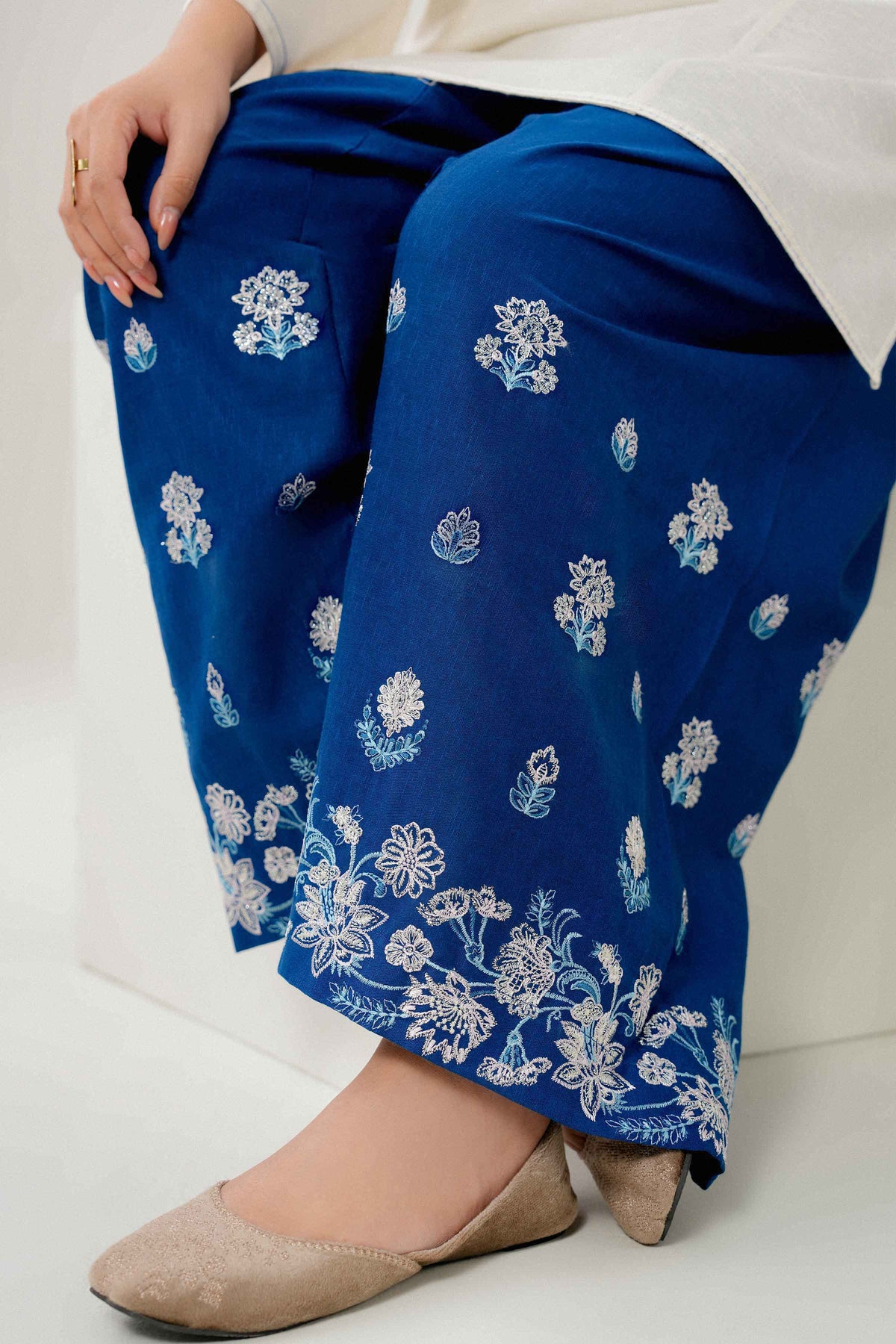 Off White 2-Piece Embroidered Suit in Karandi ready-to-wear