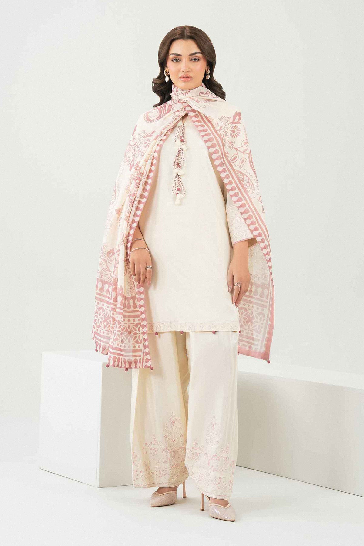 Off White 3-Piece Printed Embroidered Suit in Silk ready-to-wear